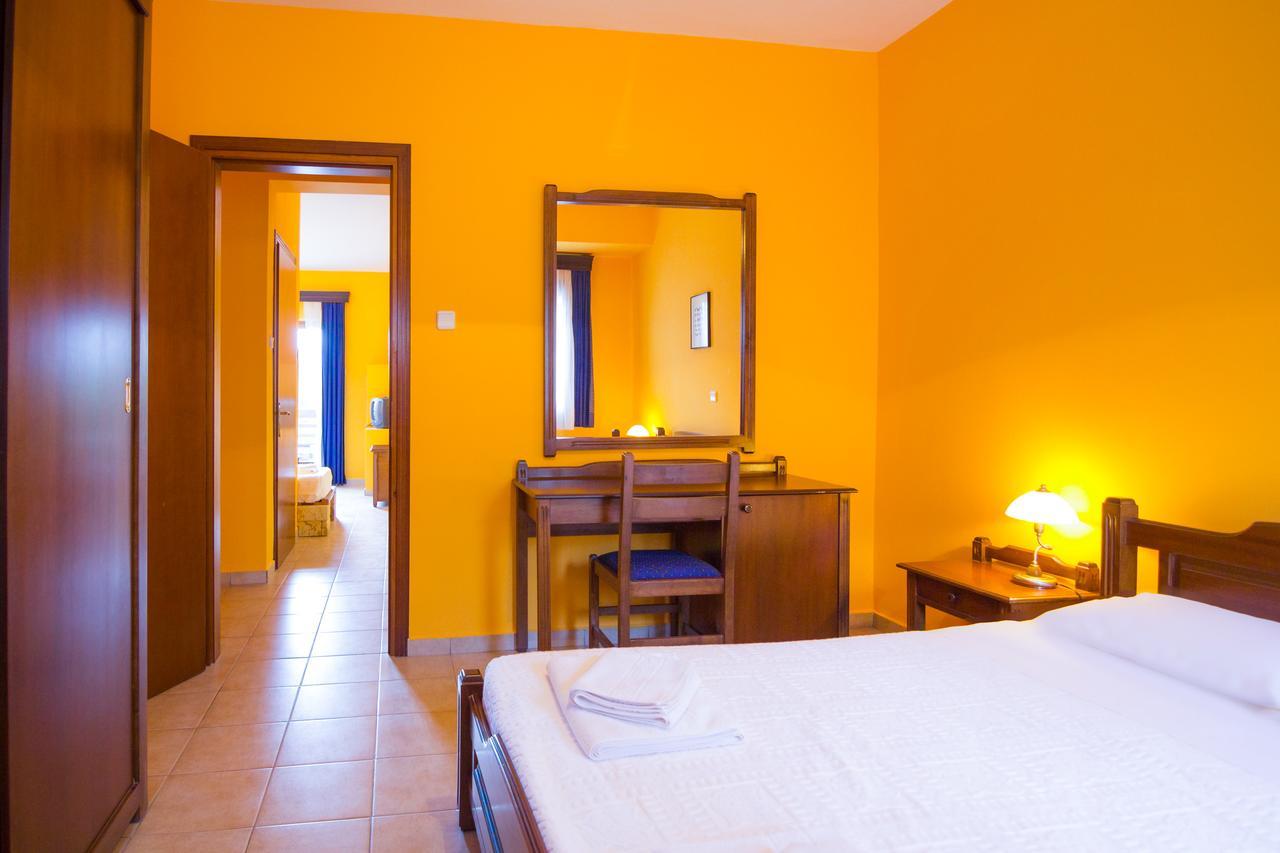 Hôtel Filosxenia Roxani Country House à Marónia Extérieur photo