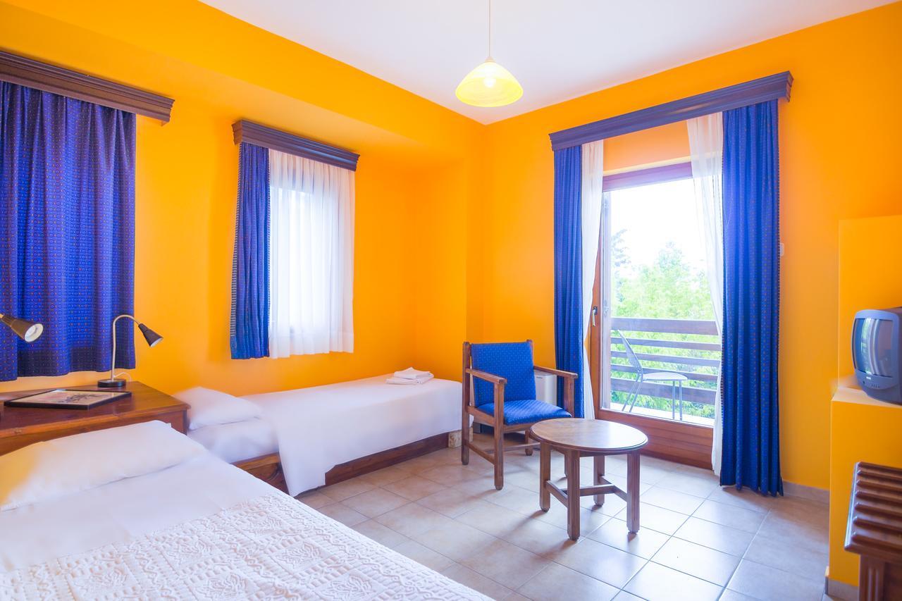Hôtel Filosxenia Roxani Country House à Marónia Extérieur photo