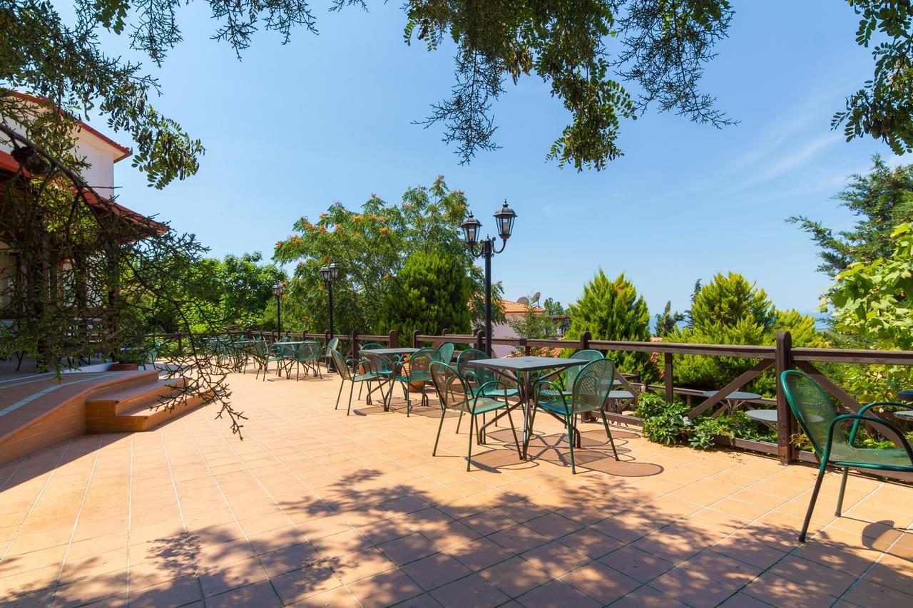 Hôtel Filosxenia Roxani Country House à Marónia Extérieur photo